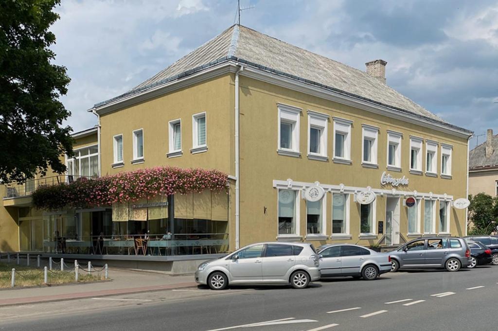 Brut Wine Hotel Zarasai Buitenkant foto